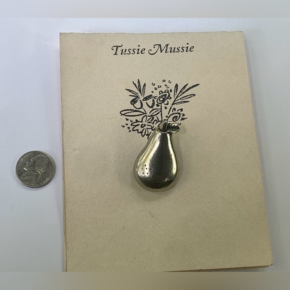 Brand New Old Stock Pear Shaped Lead Free Pewter Tussie Mussie Posy Holder Pin - Picture 11 of 15